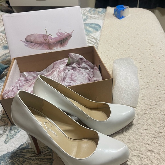JESSICA SIMPSON white heels - Picture 2 of 4